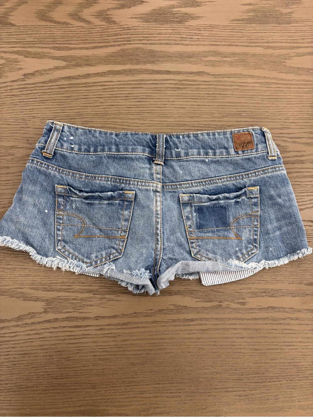 American Eagle Micro Women’s Blue Distressed Denim Shorts - Picture 2 of 2